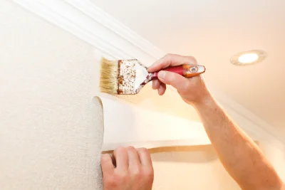 Pose de papier peint à Coudehard — revêtements muraux et toiles de verre